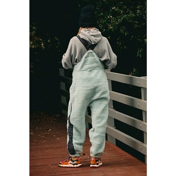 NWT FREE PEOPLE Hit The Slopes Printed Salopette SKI OVERALL BIBS $228 MEDIUM - Picture 5 of 7